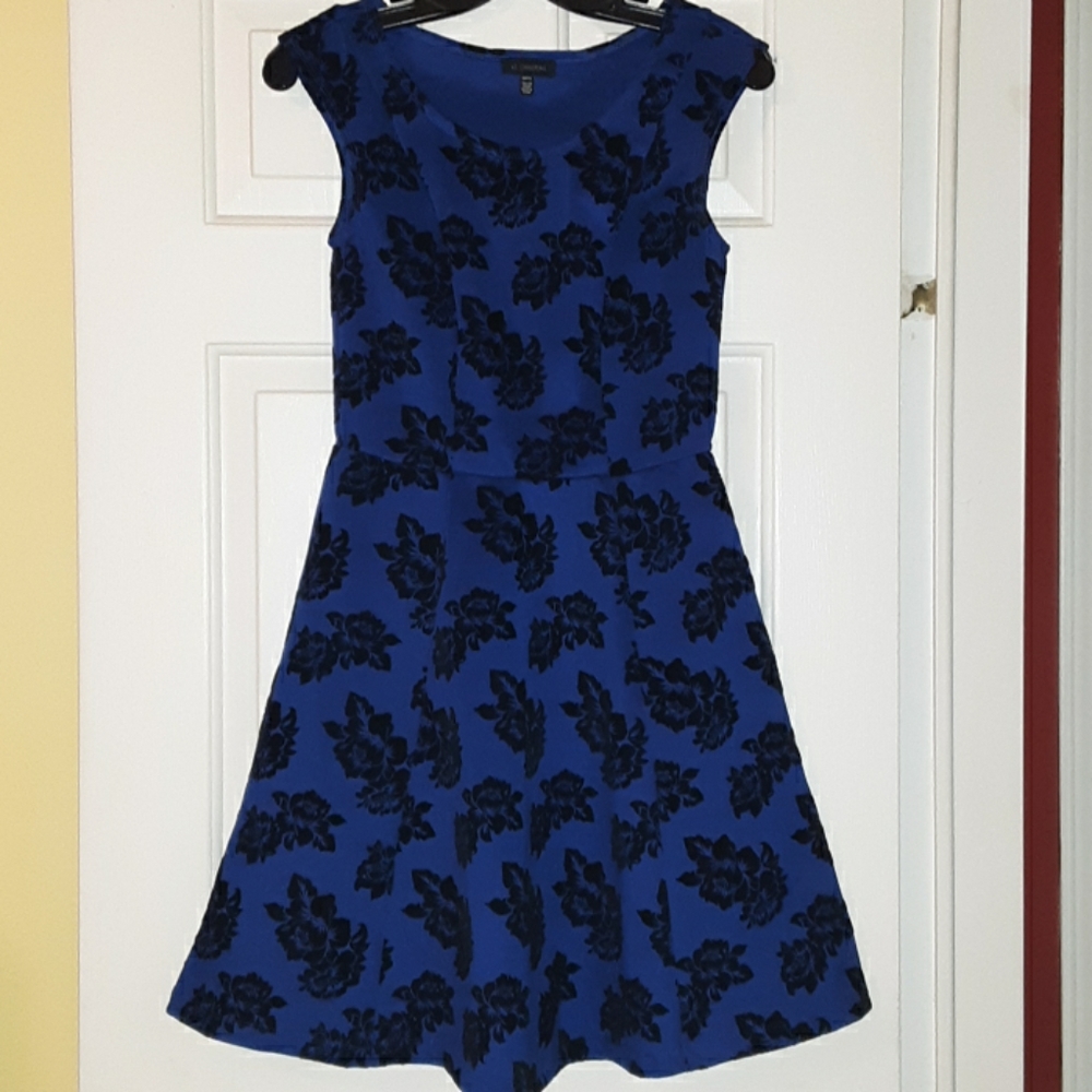 Le Chateau womens dress.
